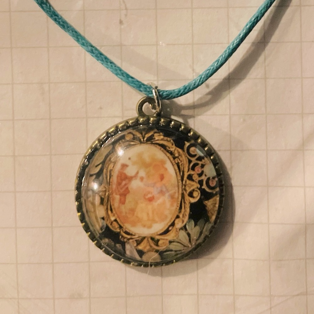 Antique pendant necklace